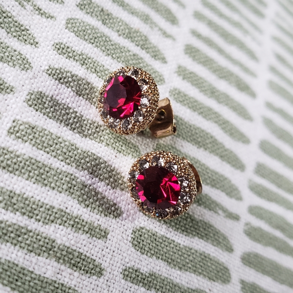❣️SALE💥Ruby dainty crystal stud earrings